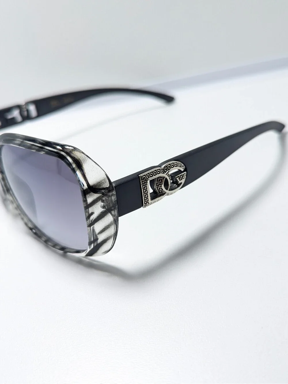 DG 26976 Womens White Leopard Sunglasses Purple Gradient Lens